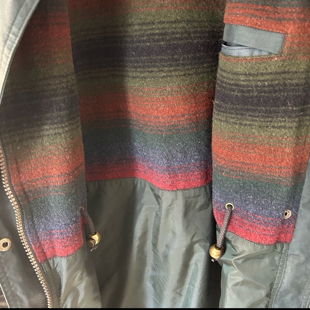 Adjustable parka - Picture 3 of 7